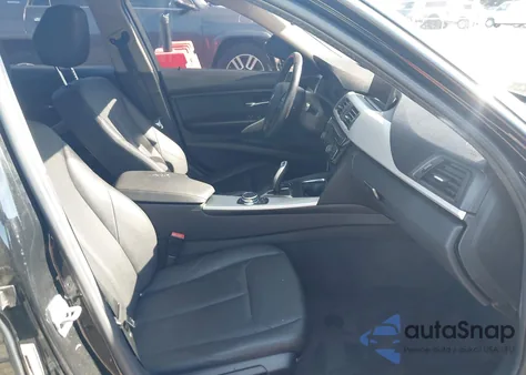 2016 BMW 320I z USA, uszkodzony, nr VIN WBA8E1G59GNU11418